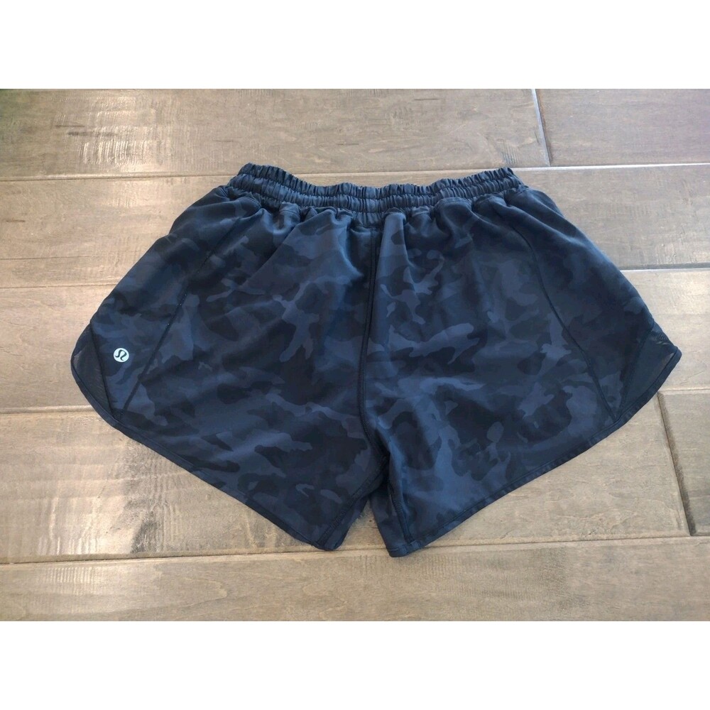 LULULEMON Women's Hotty Hot MR black Camo 4" athletic shorts - size 8
